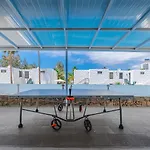 Bungalow -2 Minute From The Beach.