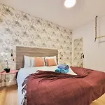 Palm Street Apartment II