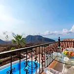Villa Simona. Peaceful 3 Bedroom Villa.