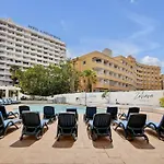 Pretty Little Penthouse, Sea Front, 2 Pool