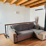 Dakota\'S House