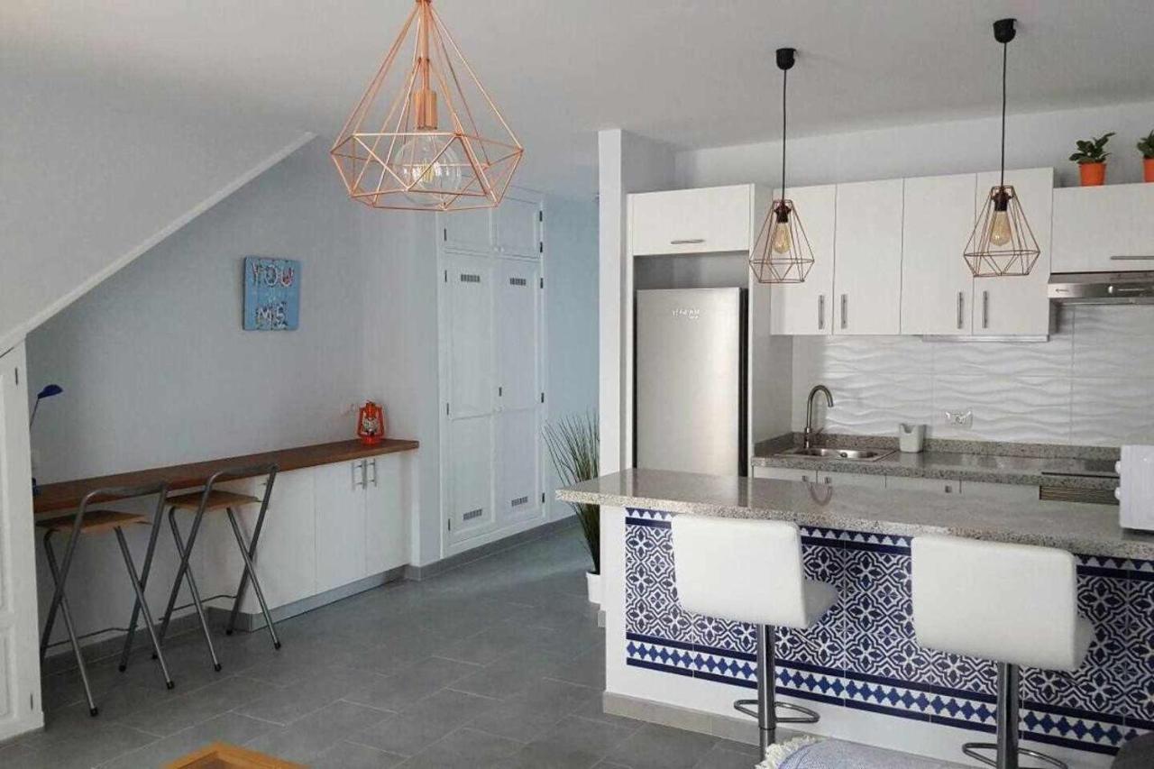 Apartamento Con Terraza Y Piscina C *