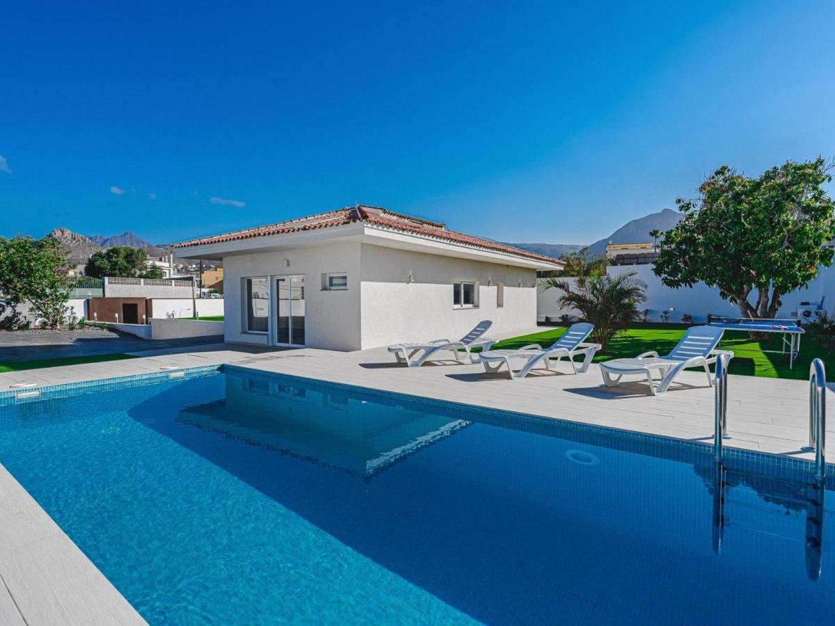 303 Casa Jardin Con Piscina Y Gran Jardín *