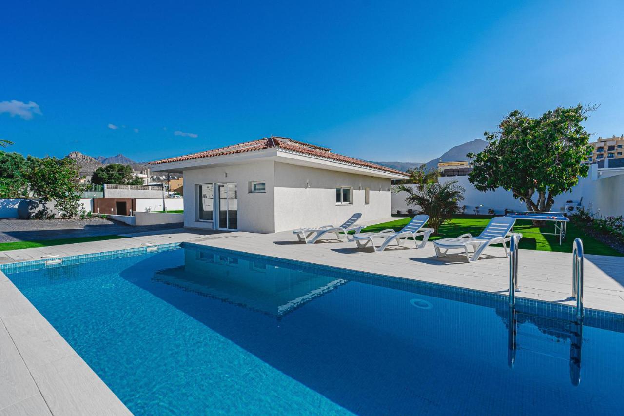 Villa 303 Casa Jardin Con Piscina Y Gran Jardín Costa Adeje (Tenerife)