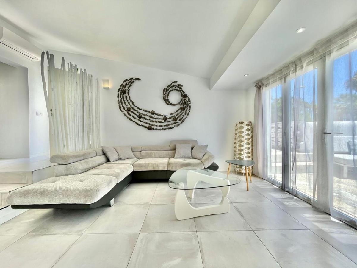 12 * Costa Adeje (Tenerife)