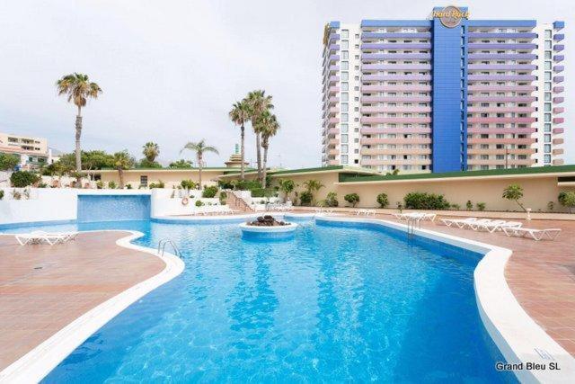 Club Paraiso *