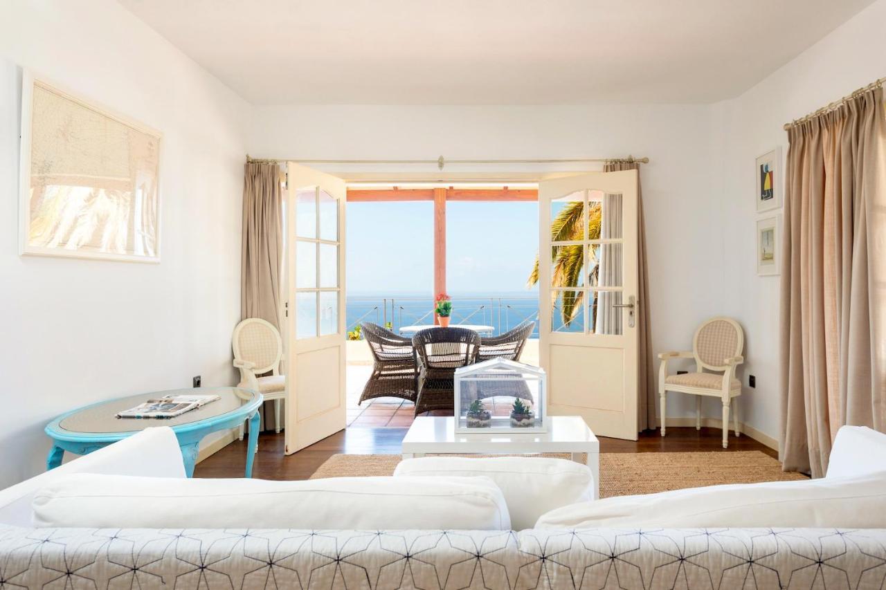 Spacious, Well Appointed, In A Wonderful Raised Location And Stunning Sea Views