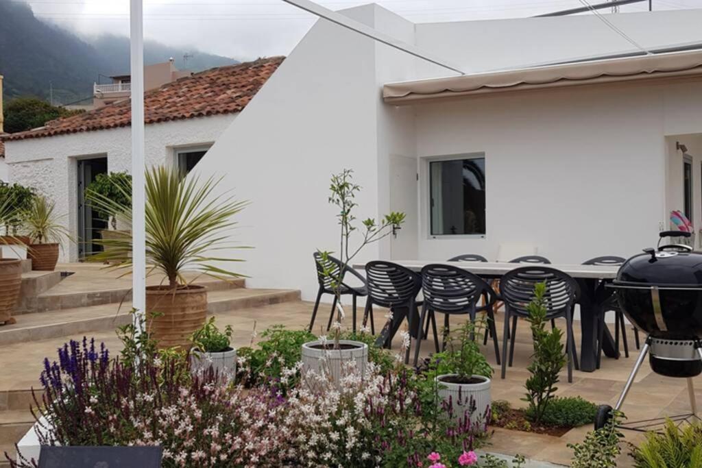 Villa Casa Vina: A Spectacular Away From It *