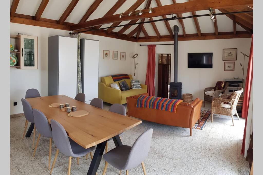 Villa Casa Vina: A Spectacular Away From It *