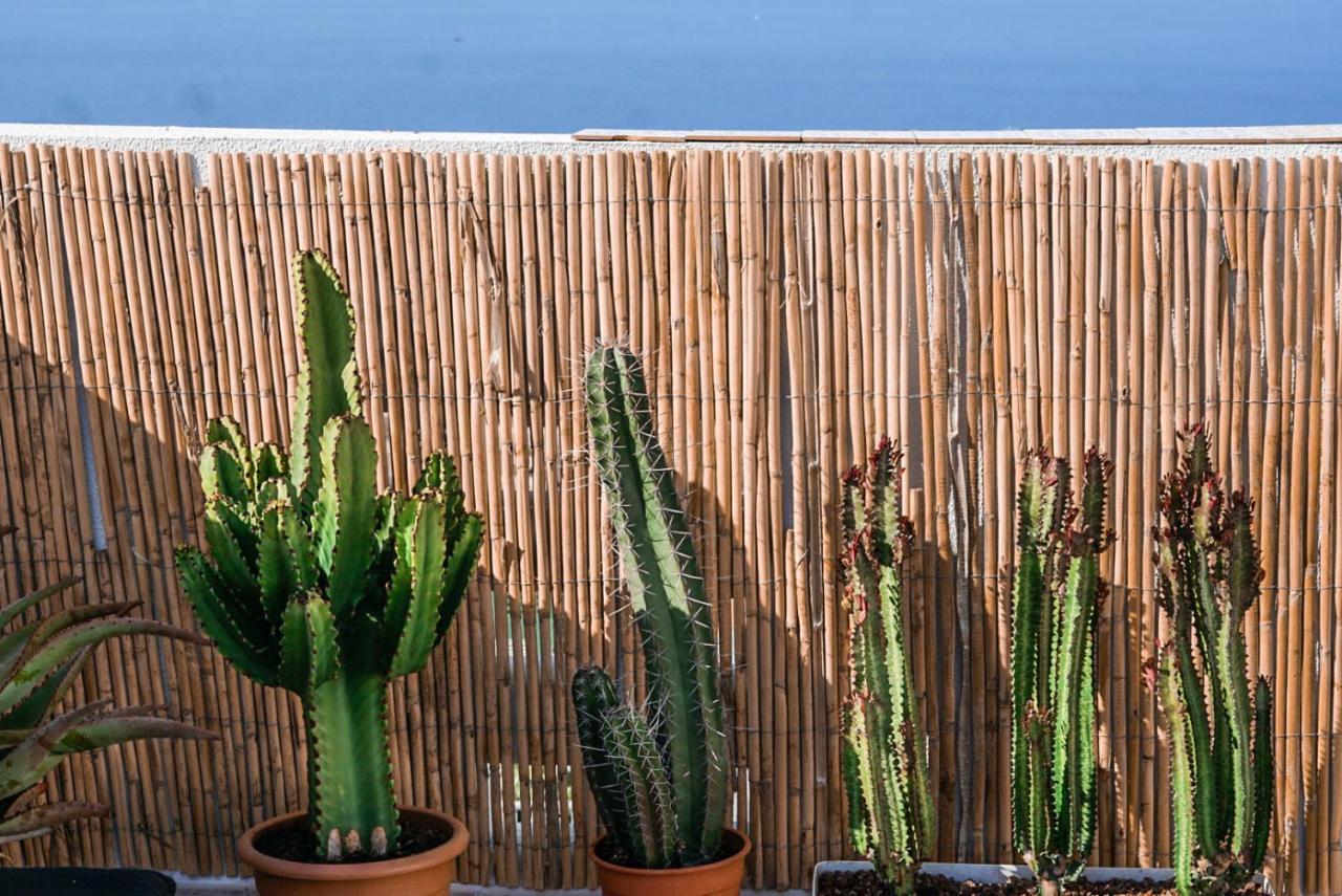 Oceanview Boutique House, 125 Sqm, Parking, Sunset Rooftop Costa Adeje (Tenerife)