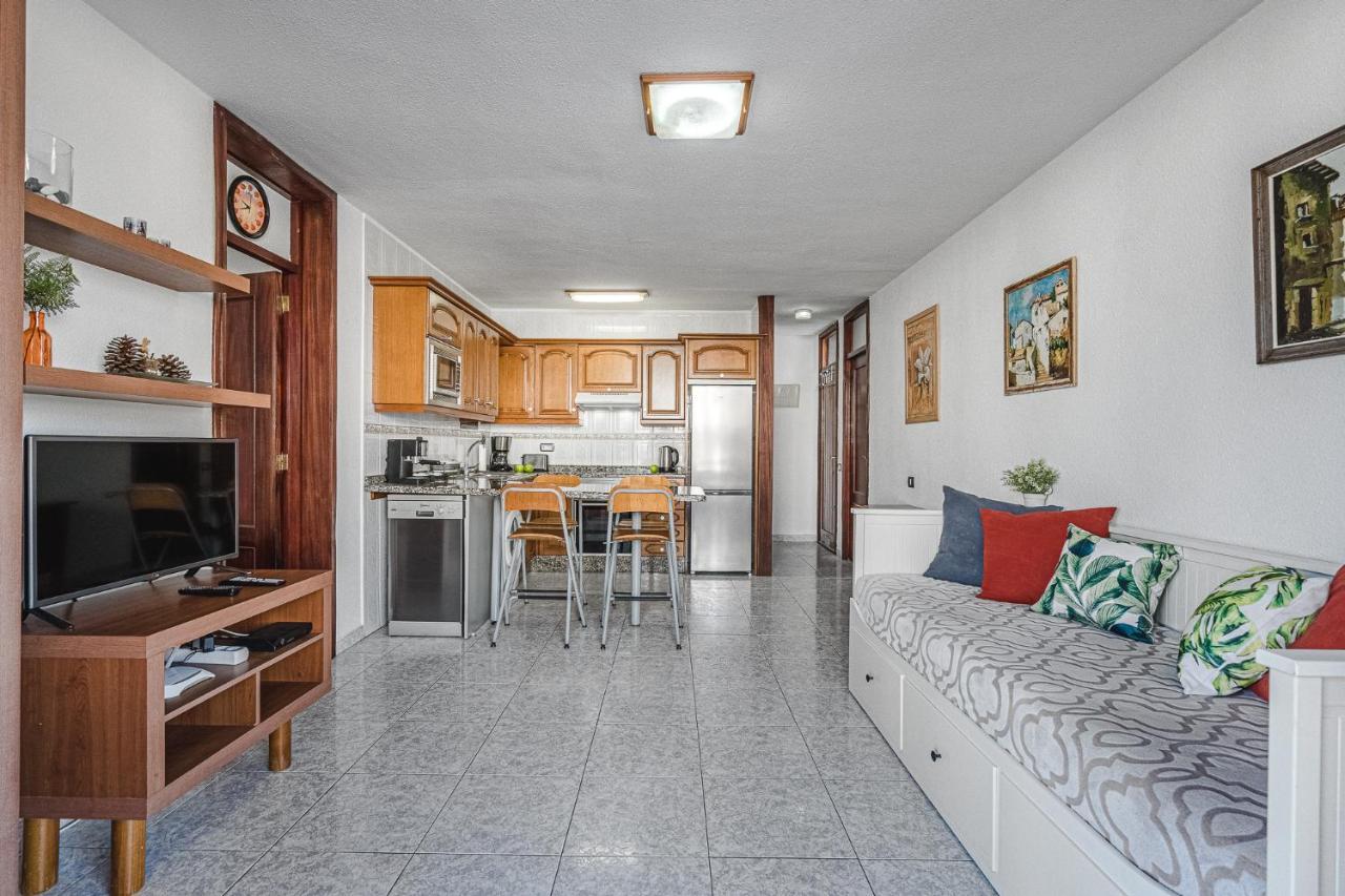 -2 Minute From The Beach. Apartment *
