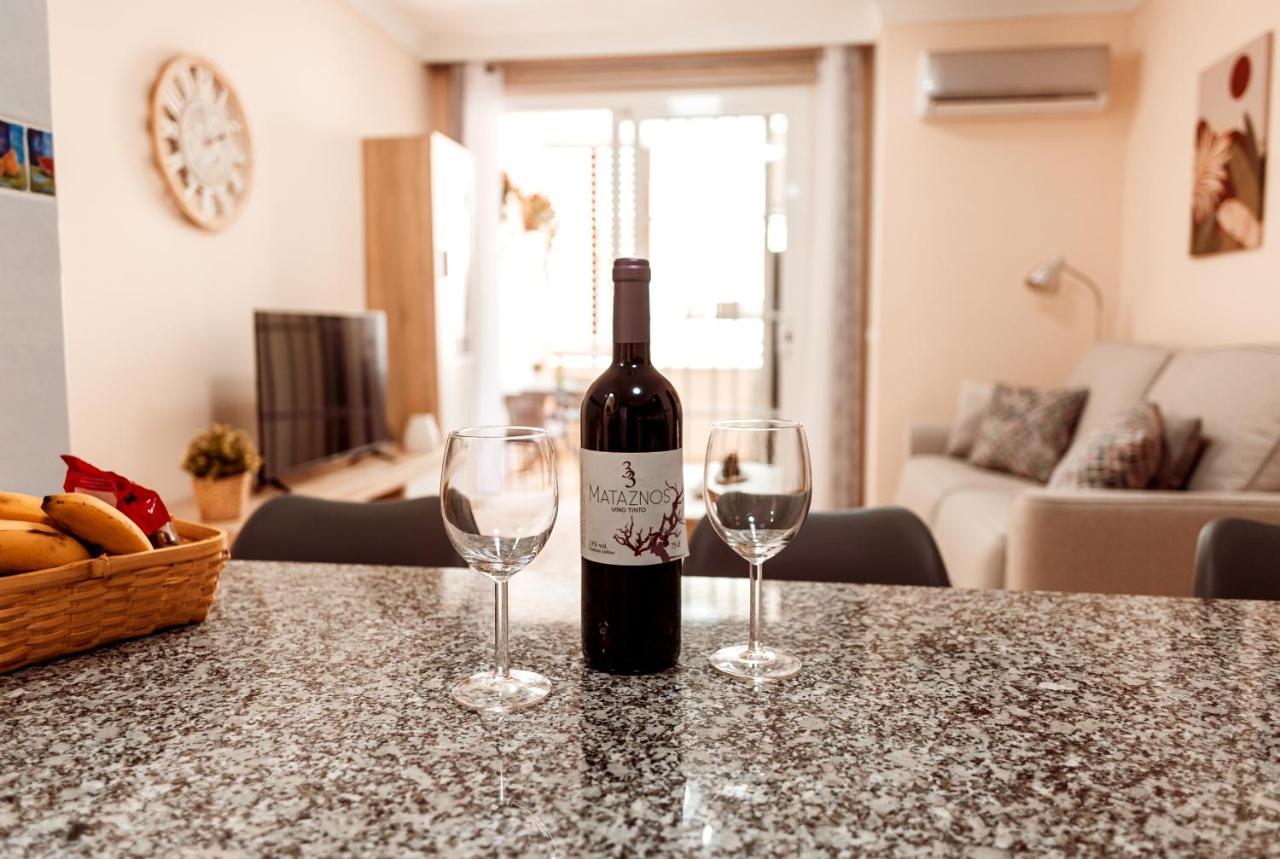Apto Ache, Acogedor De 66 M Con Terraza, Aire Acondicionado Y Parking Privado Gratuito