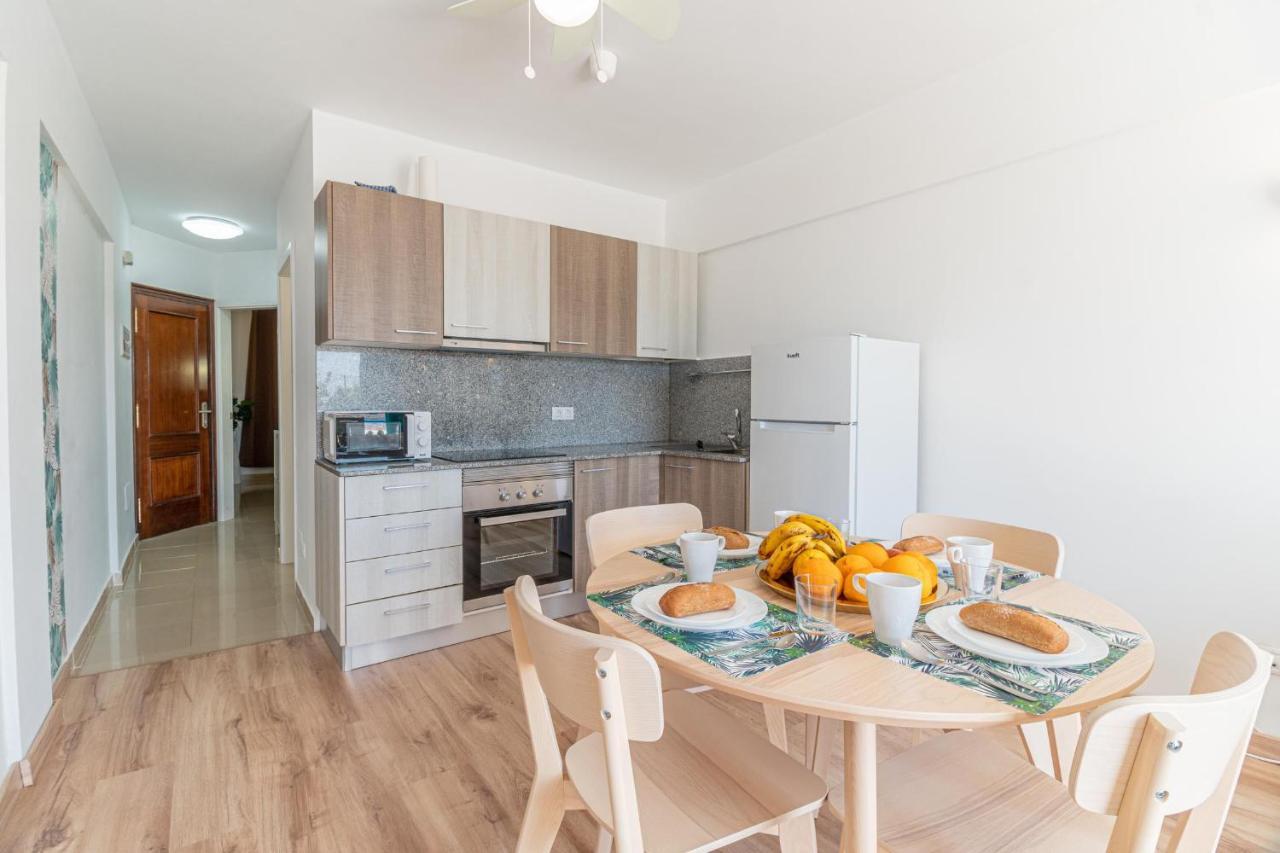 Charming Seaside And Terasse In Playa Paraiso Apartment