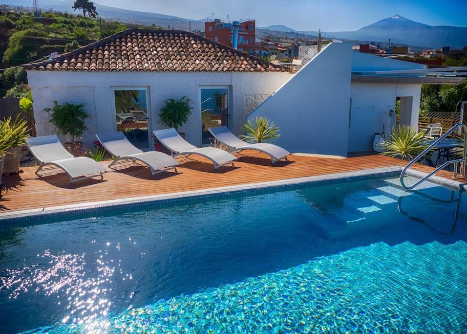 Casa Vina: A Spectacular Away From It Villa *
