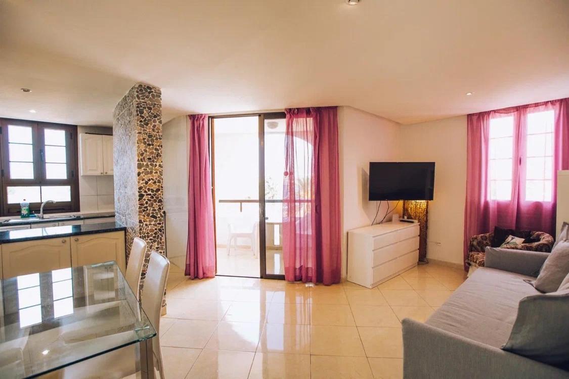 2 Bedrooms In Parque Santiago Arona (Tenerife)