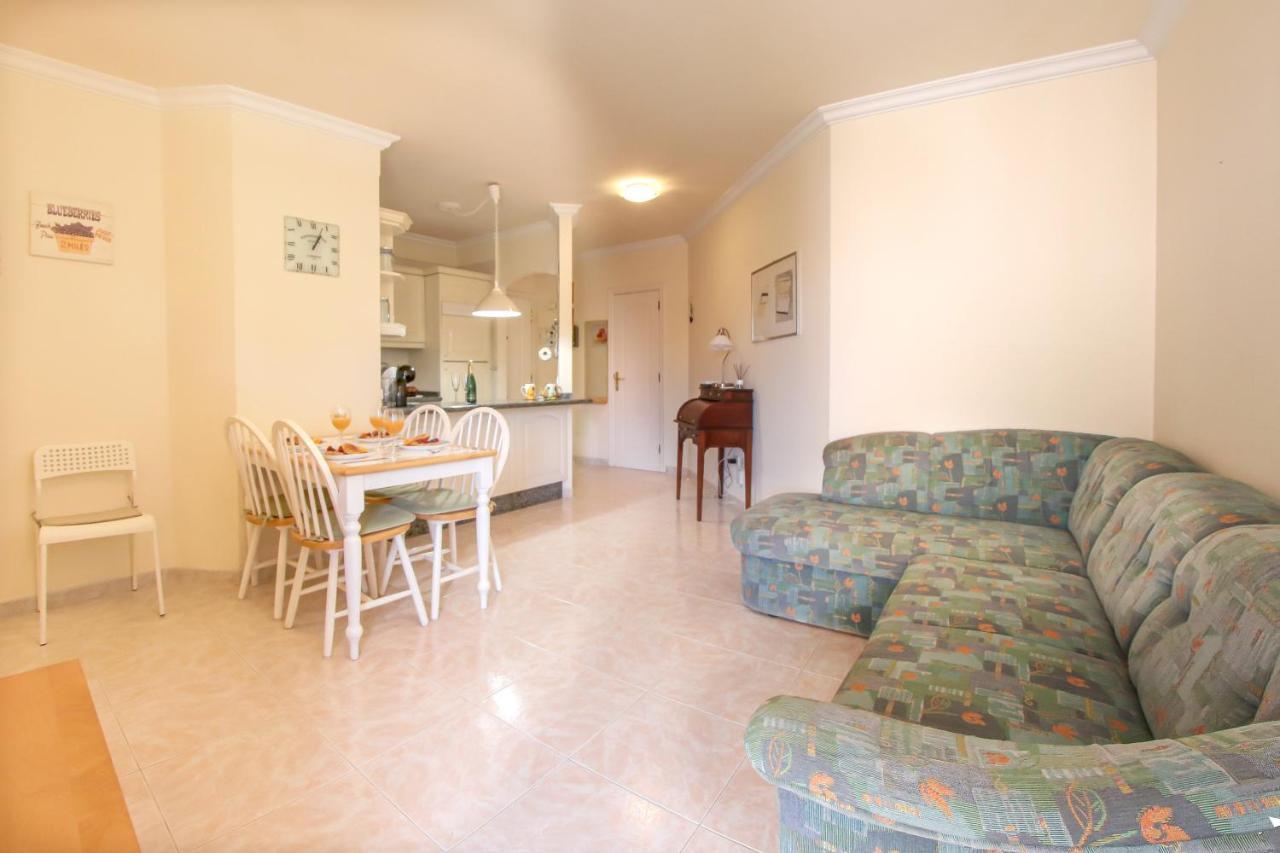 Lovely 2 Bedroom With Pool And View, K26 Holiday home