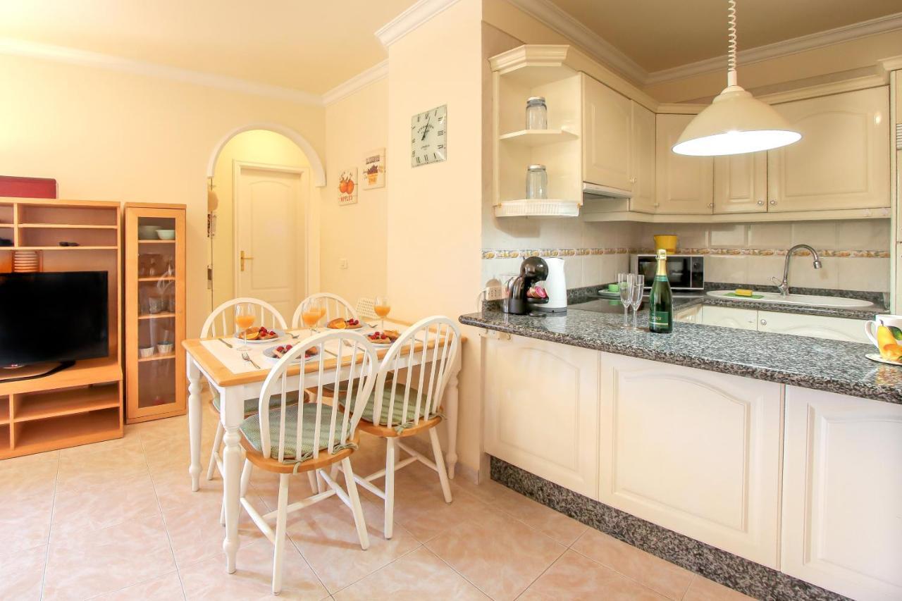 Lovely 2 Bedroom With Pool And View, K26 Holiday home
