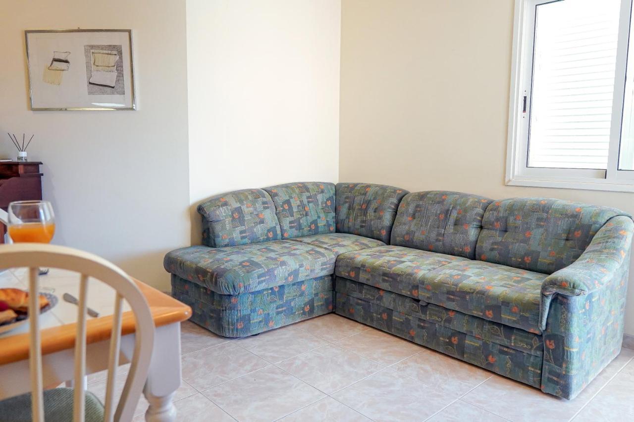 Holiday home Lovely 2 Bedroom With Pool And View, K26