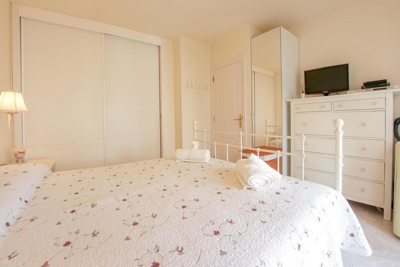 Lovely 2 Bedroom With Pool And View, K26 Holiday home