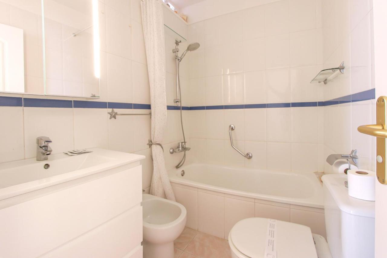 Lovely 2 Bedroom With Pool And View, K26 *
