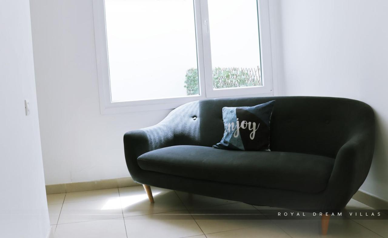 Royal Modern *