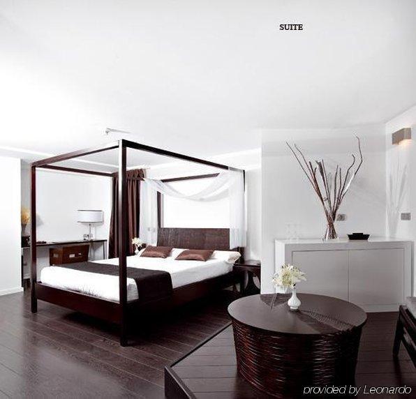 Occidental Cruz Contemporaneo Hotel