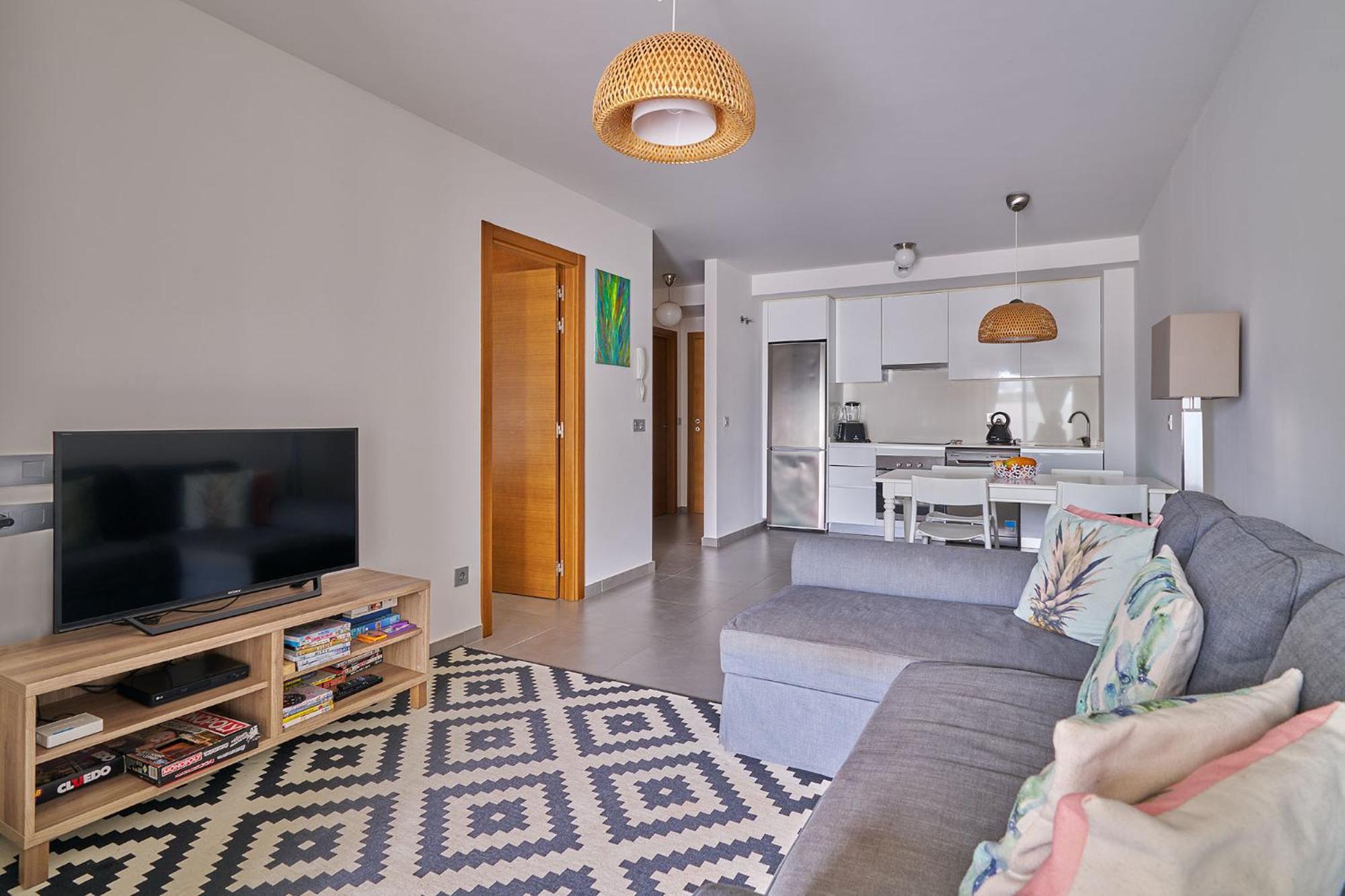 Sunny Tejita Apartment *