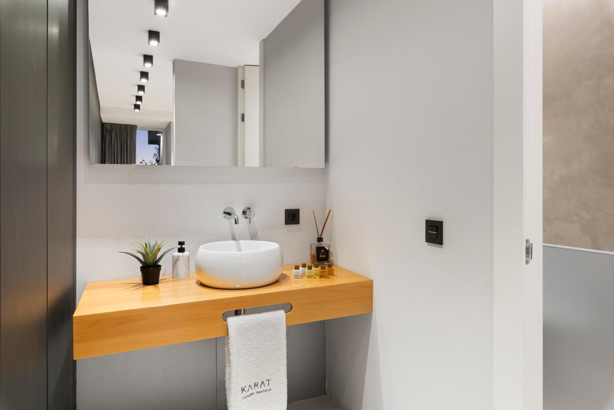 Villa Karat Graphite