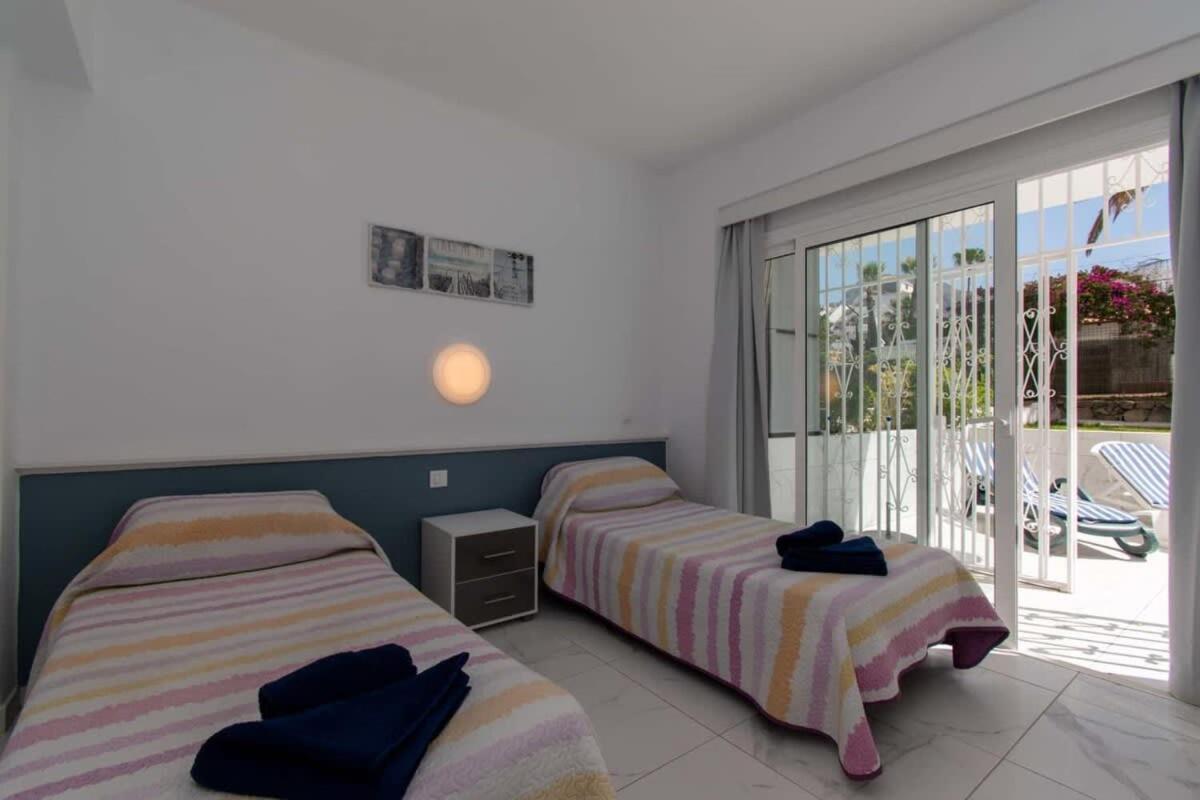 Club Atlantis 91 - Two Bed * Costa Adeje (Tenerife)