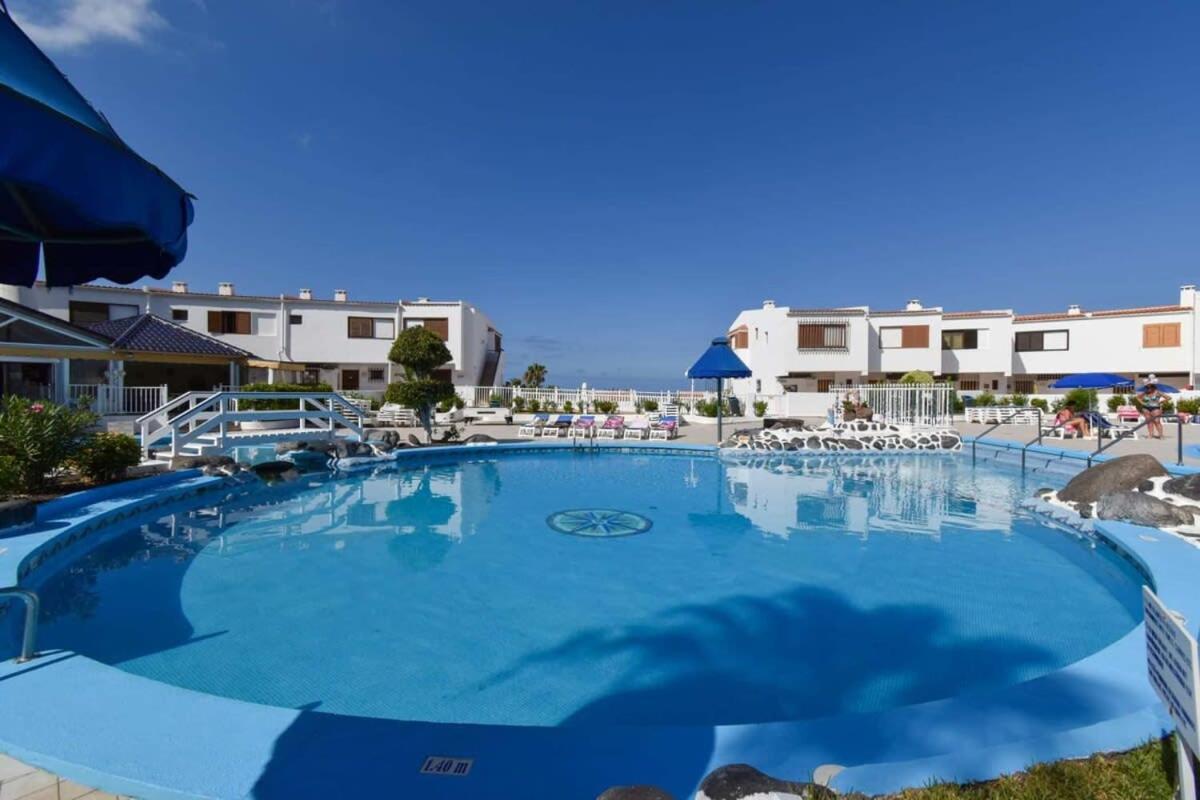 Club Atlantis 91 - Two Bed * Costa Adeje (Tenerife)