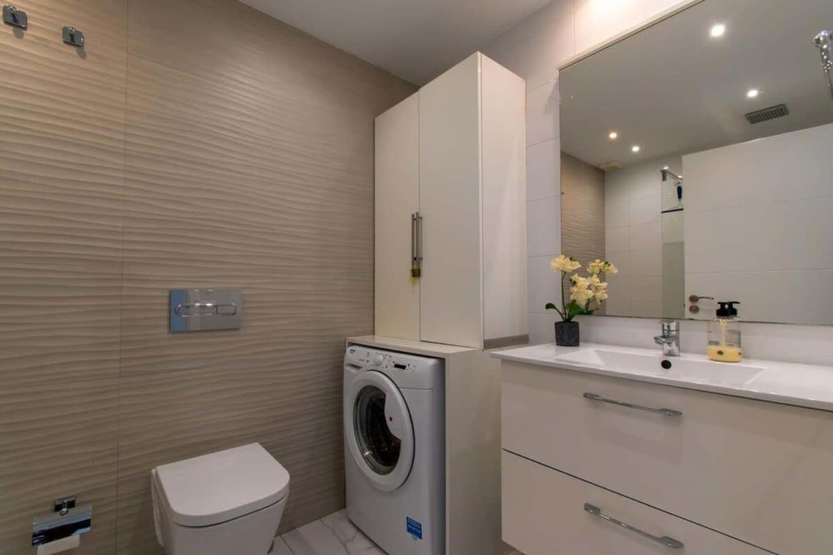 Club Atlantis 91 - Two Bed *