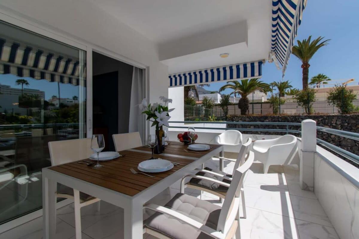 Club Atlantis 91 - Two Bed * Costa Adeje (Tenerife)