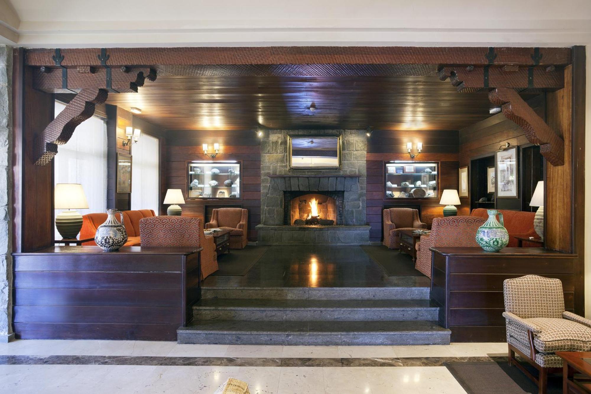 Hotel Parador De Las Canadas Del Teide 3*
