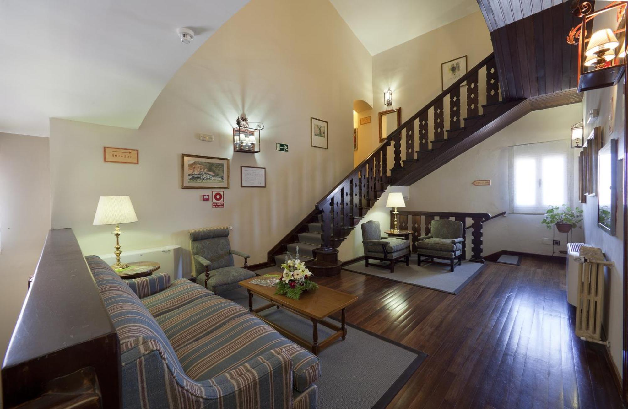 Hotel Parador De Las Canadas Del Teide 3*