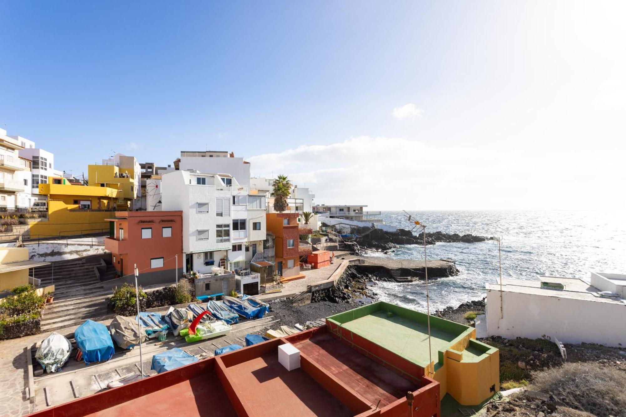 Home2book Charming Sea Front House