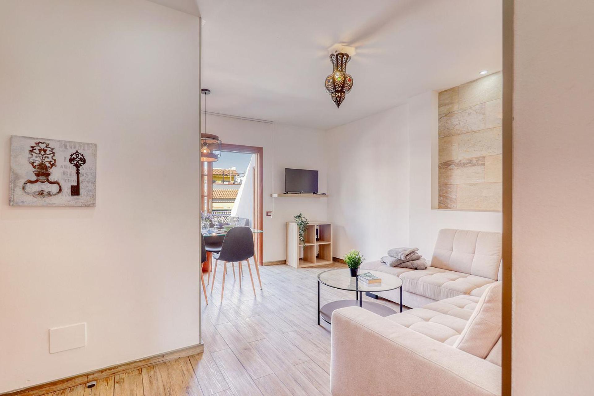 Cozy Retreat With Ocean Views, Private Terrace & Ensuite Apartment