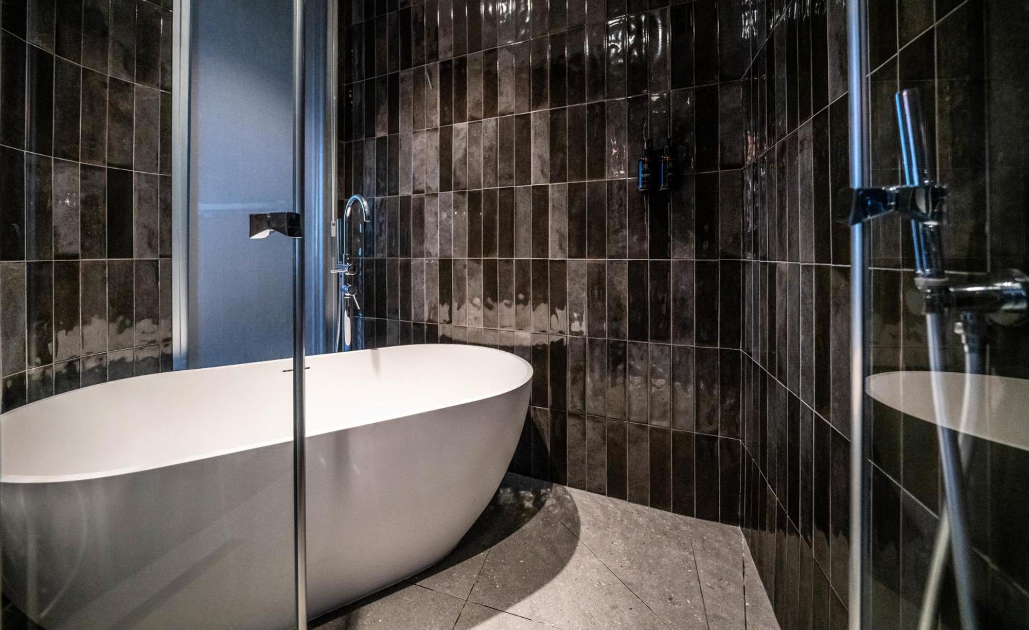 Silken Saaj Maar - Adults Only 4*