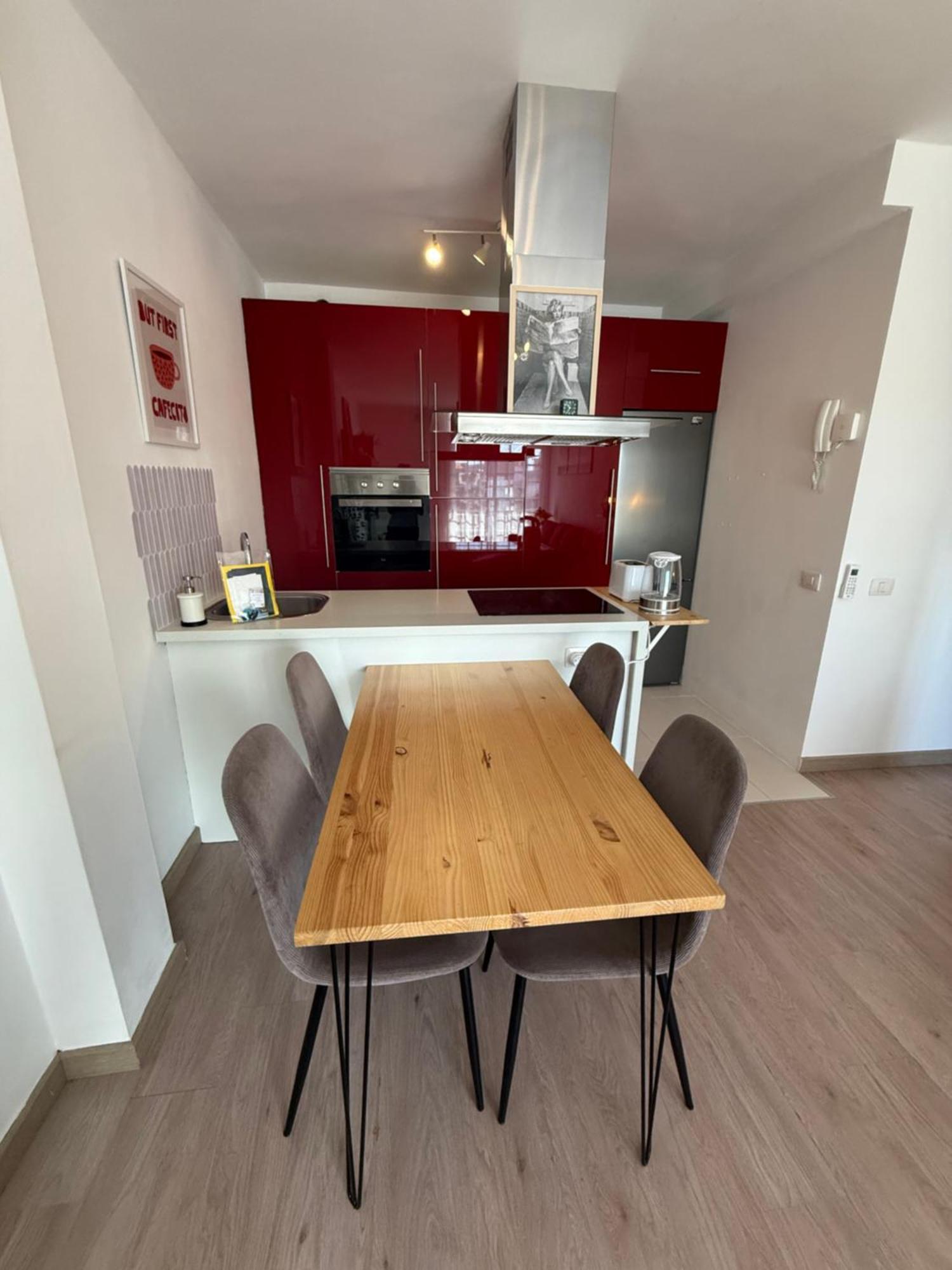Apartment Seaside Paradise - 2 Bedroom With Ocean Views & Air Conditioning In Playa de San Juan (Tenerife)