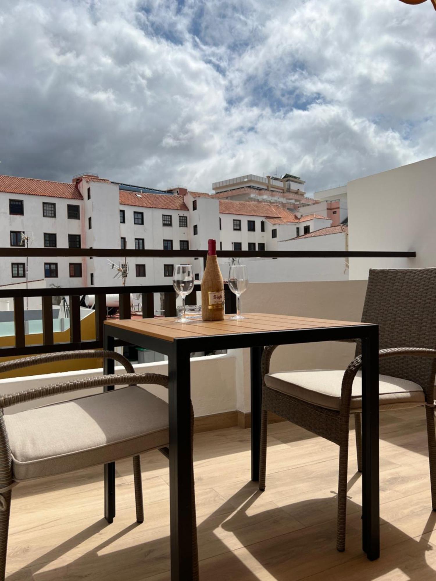 En Plaza Del Charco Puerto de la Cruz (Tenerife)