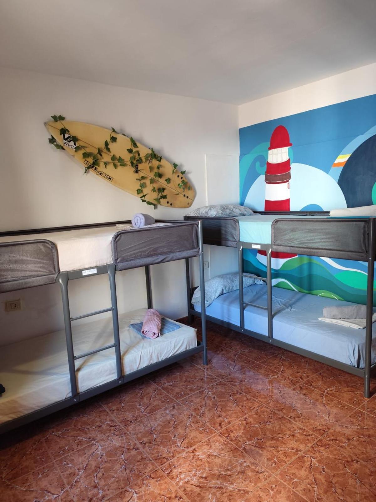 Banana Surf House Guest house