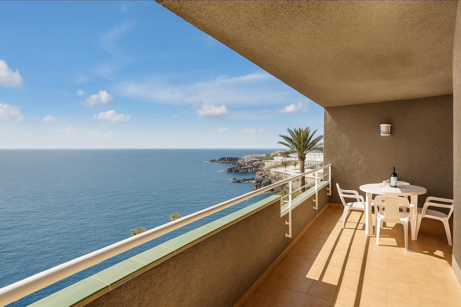 Costa Isora Fronline&pool * Puerto de Santiago (Tenerife)