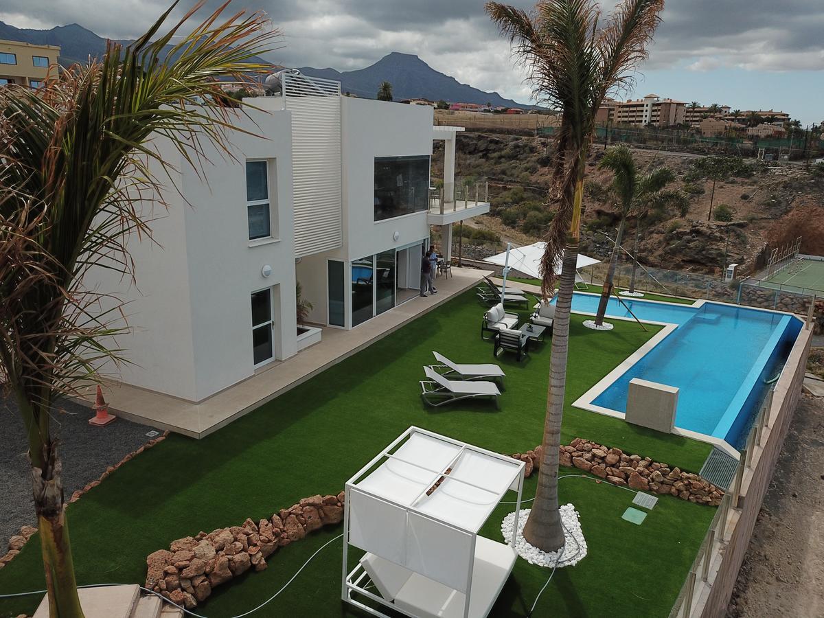 Luxury - Oasis Tucan ***** *