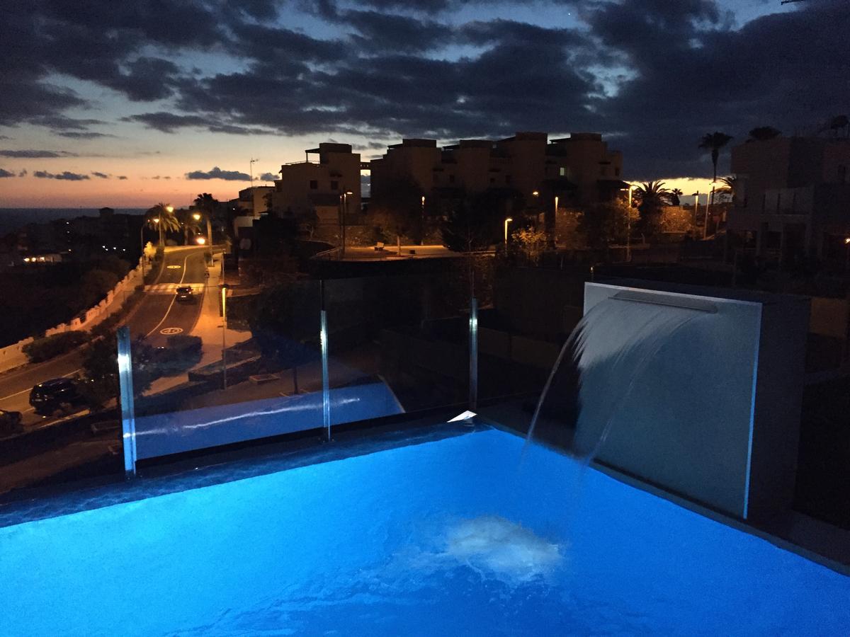 Luxury - Oasis Tucan ***** *