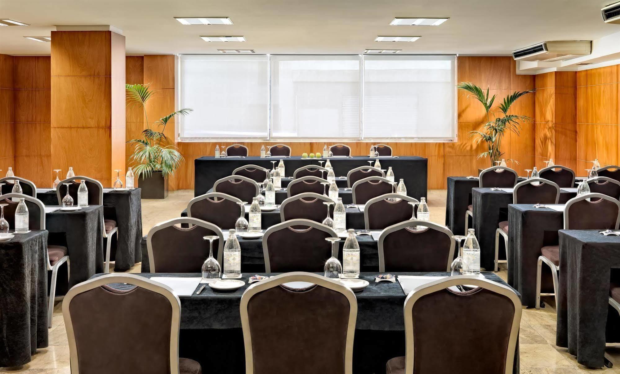 Occidental Cruz Contemporaneo Hotel