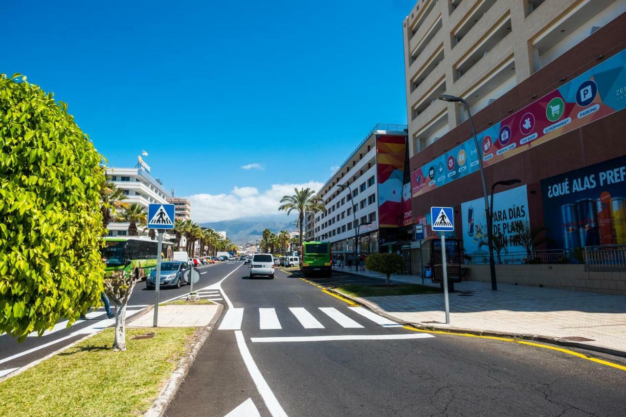 Dos En Playa De Las Américas