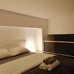 Homeforguest Island 201 Modern & Minimalist Apartments