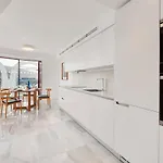 UPPER Tower Suites - Parque Santiago IV