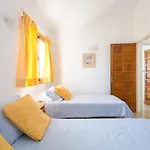 Casa Amarilla Sunny Holiday Home With Heated Pool