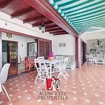 Amplio Chalet En Palm-Mar Con Jardin Y Vista Al Mar