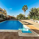 B16 Windsor Park, Exclusive Sea View, Heated Pool
